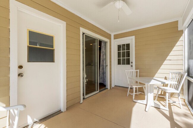 Building Photo - Charming Renovated 4BR/3BA Single Family Home