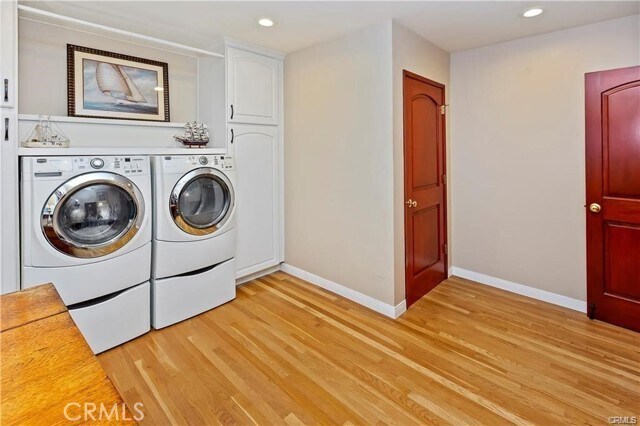 Building Photo - 771 W 24th St
