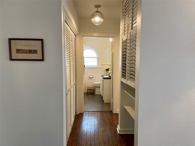 Building Photo - 429 Hawthorne St