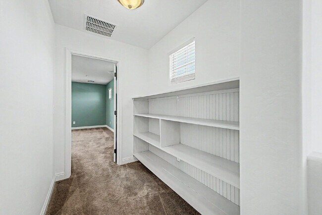 Building Photo - 20515 W Maiden Ln