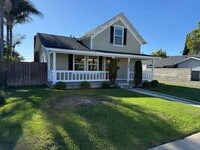 Building Photo - !!! $500 OFF 1st MONTH'S RENT !!! - Beautiful Remodeled Craftsman Home - RENT ME!