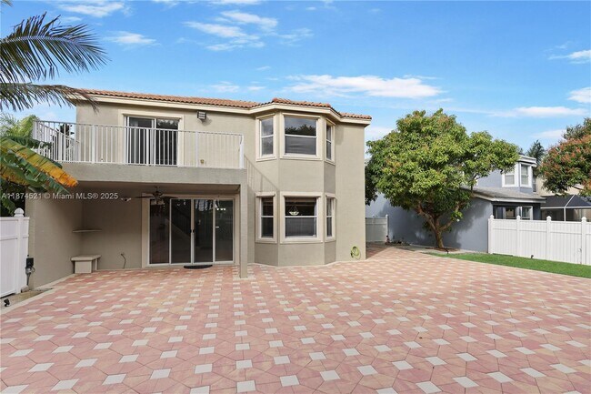 Building Photo - 2658 Sawyer Terrace