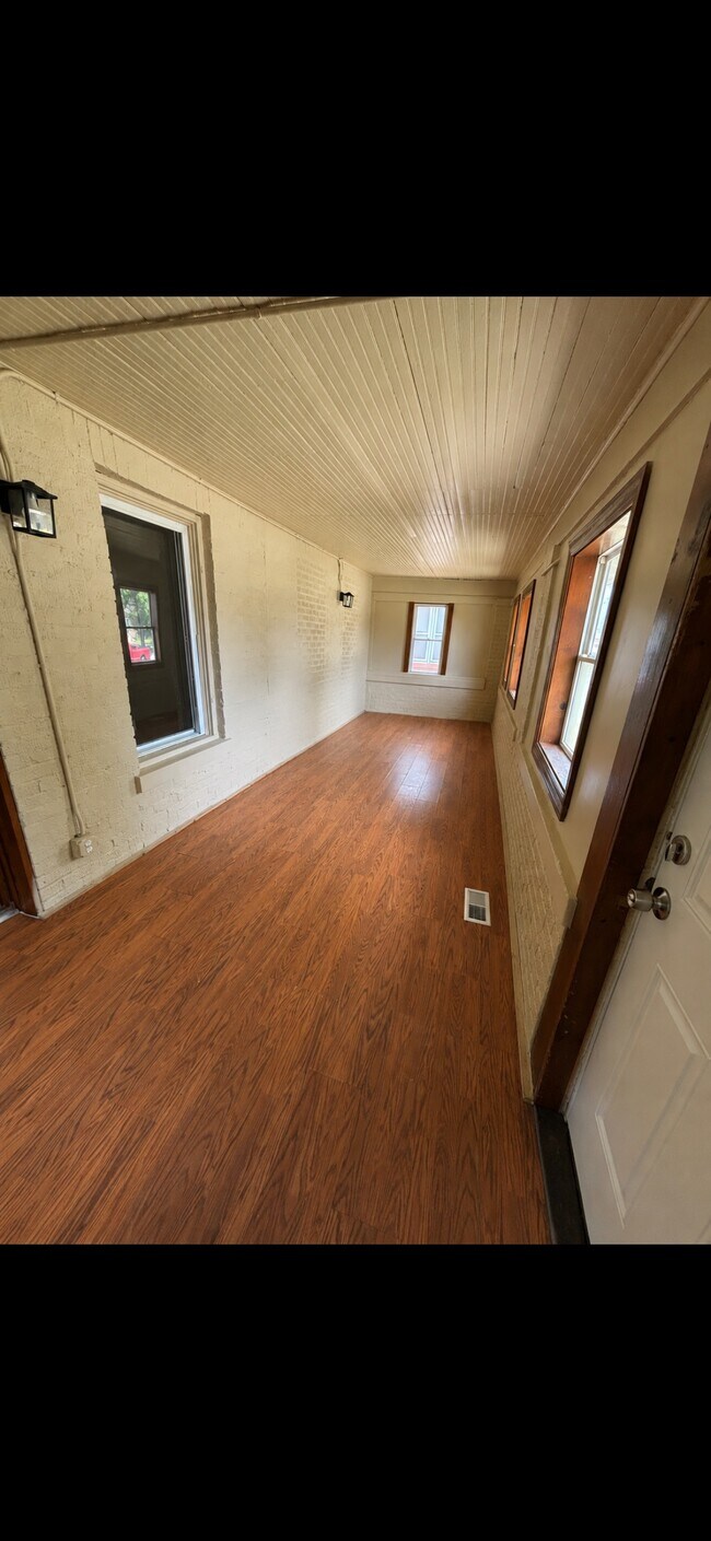 Building Photo - 346 Richard Gordon Hatcher Blvd