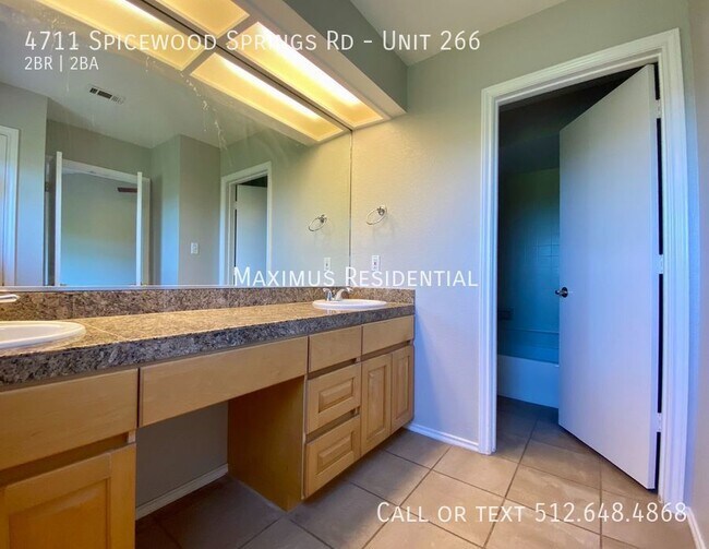Building Photo - 4711 Spicewood Springs Rd