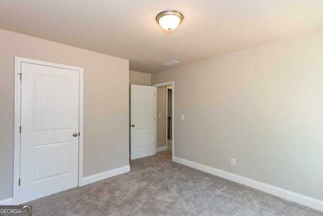 Building Photo - 3352 Landings S Dr SW