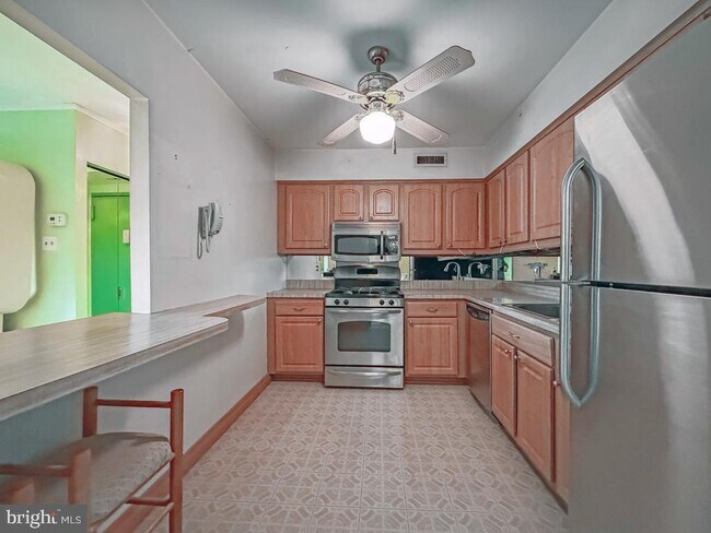 Building Photo - 44303 Delaire Landing Rd