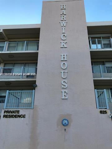 Building Photo - 625 Antioch Ave
