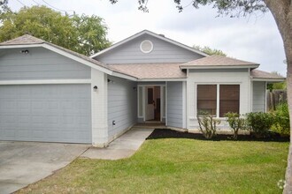 Building Photo - Charming 3 bed 2 bath