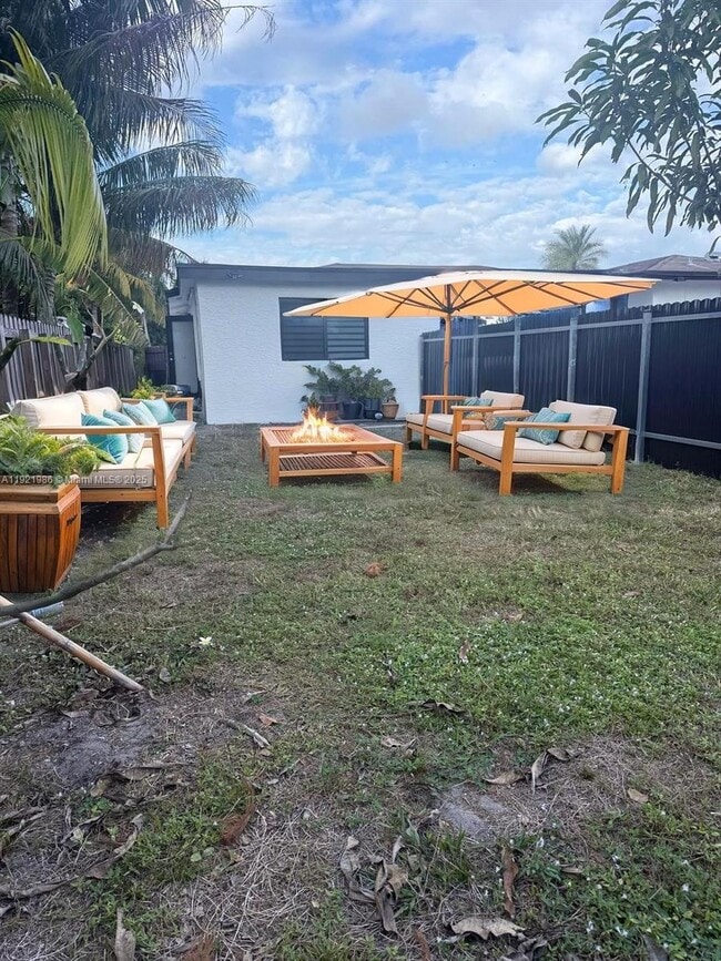 Building Photo - 4240 SW 27th St