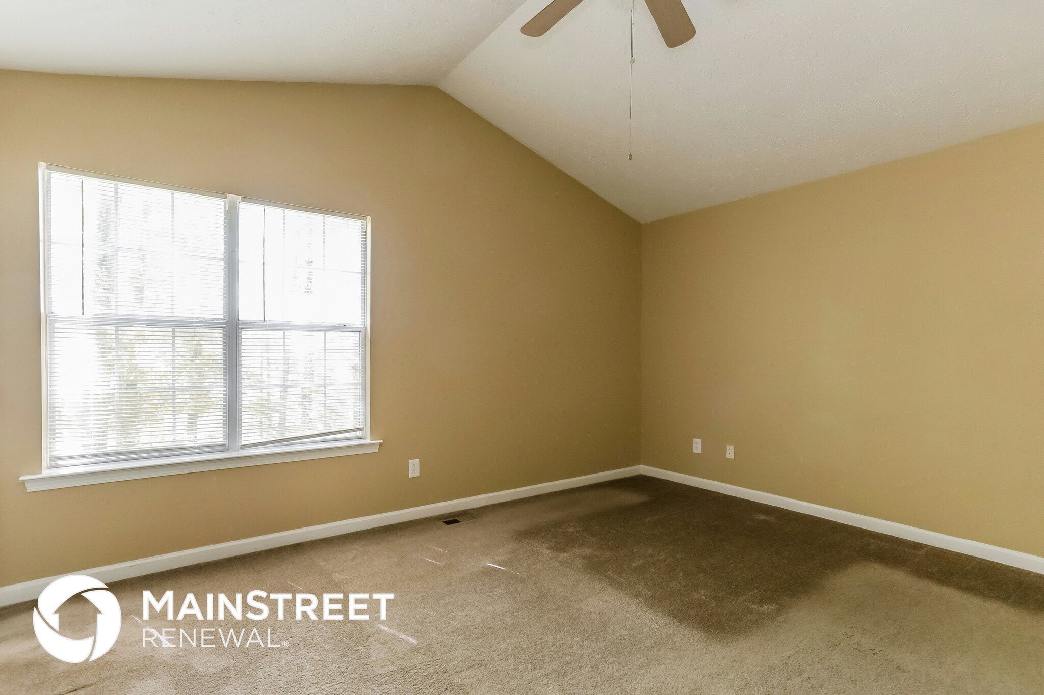 Building Photo - 595 Deering Dr