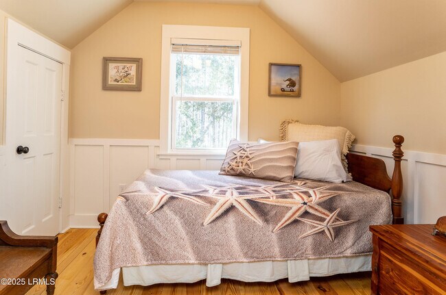 Building Photo - 80 Sea Pines Dr
