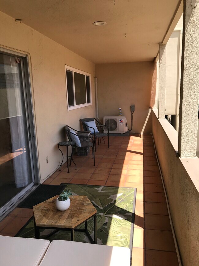 Building Photo - 1299 Cordova St