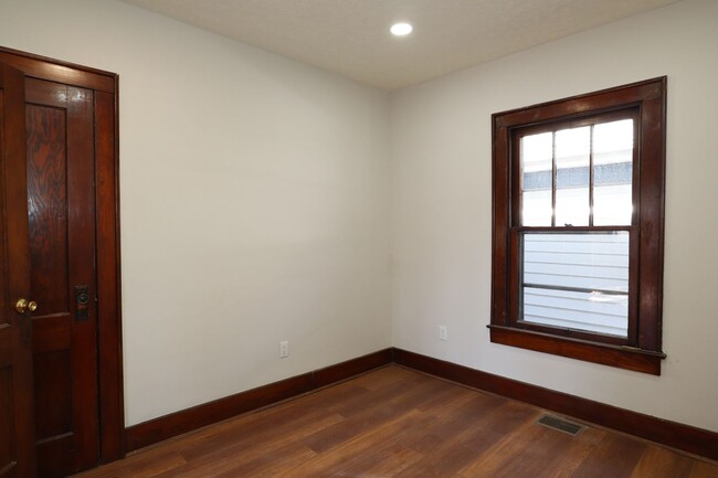 Building Photo - Newly Updated 3 Bedroom Home!