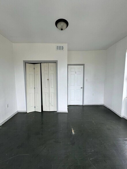 Building Photo - 53 Milford Ave