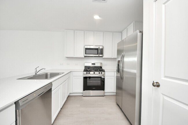 Building Photo - 317 Brandi Dr