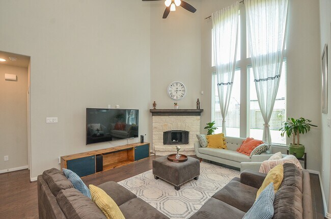 Building Photo - 3711 Lake Falls Dr