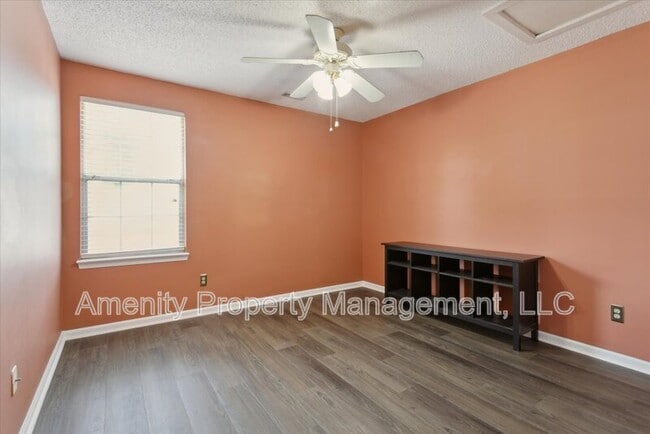 Building Photo - 1628 Willow Cv
