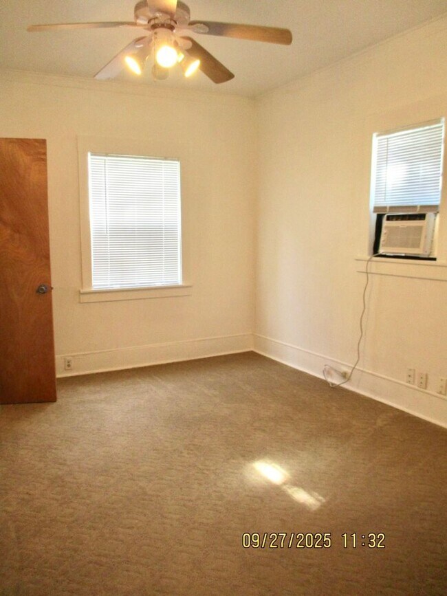 Building Photo - 131 Cottage Ln