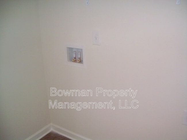 Building Photo - 236 Sidney Lanier Ave