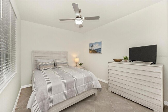 Building Photo - 12550 Galapagos Ct