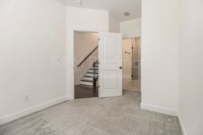 Building Photo - 2638 Caruso Wy