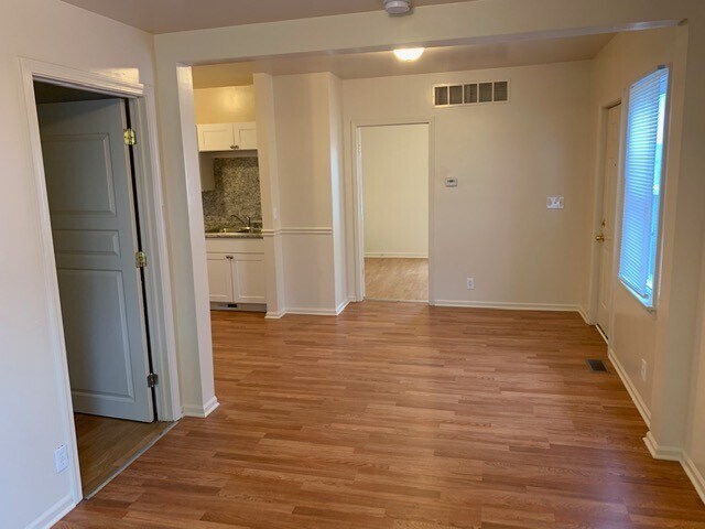 Building Photo - COMING SOON!!!  $910.00 - 2 Beds | 1 Bath House in Burton with a basement & deck