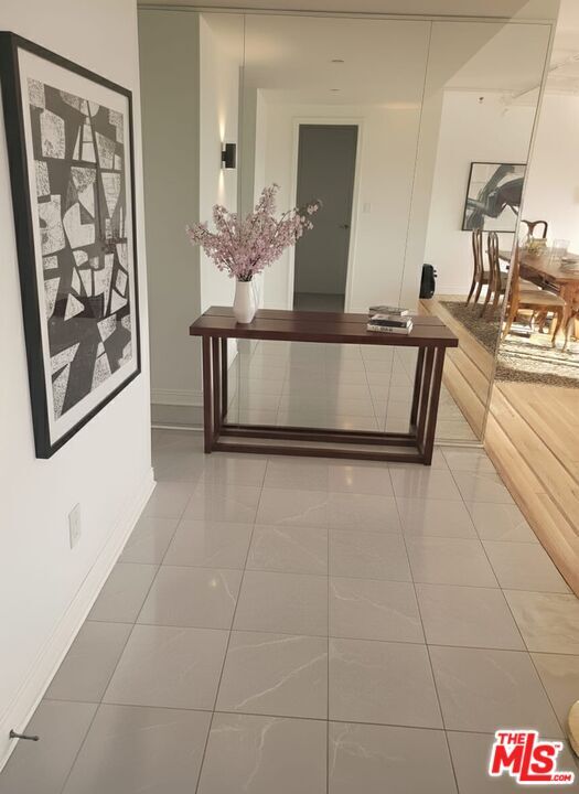 Building Photo - 10450 Wilshire Blvd