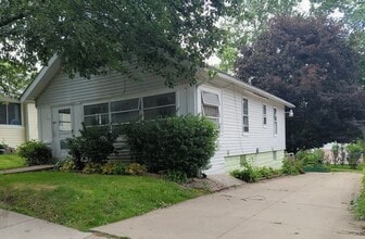 Building Photo - 2 Bedroom 1 Bathroom Home for Rent