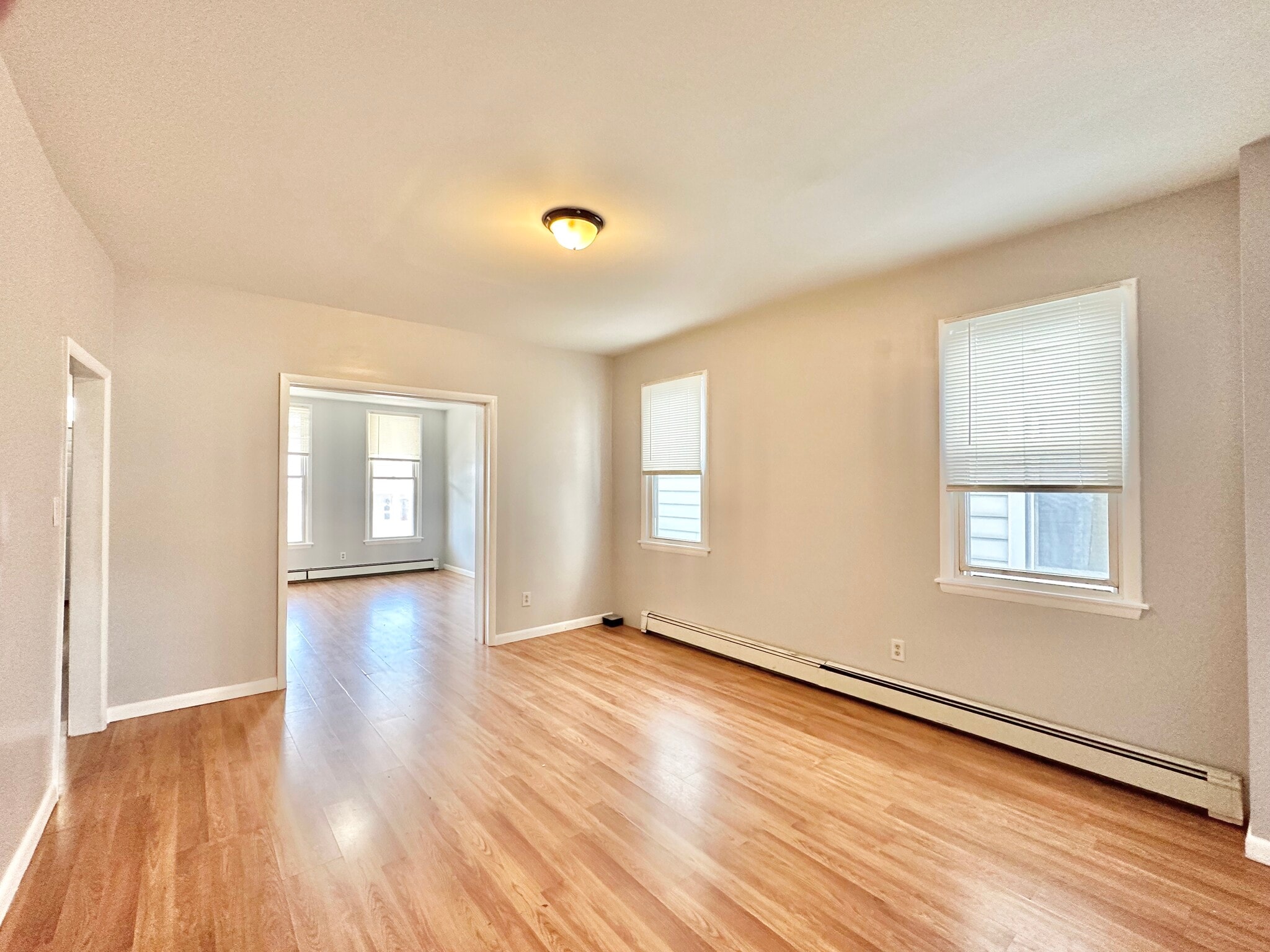 Building Photo - 335 Scott St