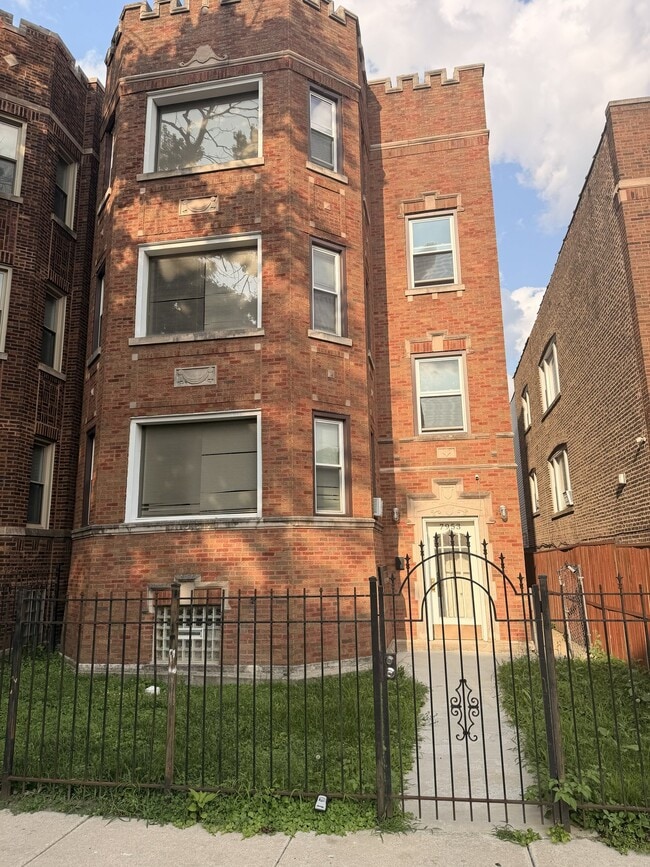 Building Photo - 7935 S Essex Ave