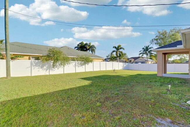 Building Photo - 1455 SW Bartell Ave