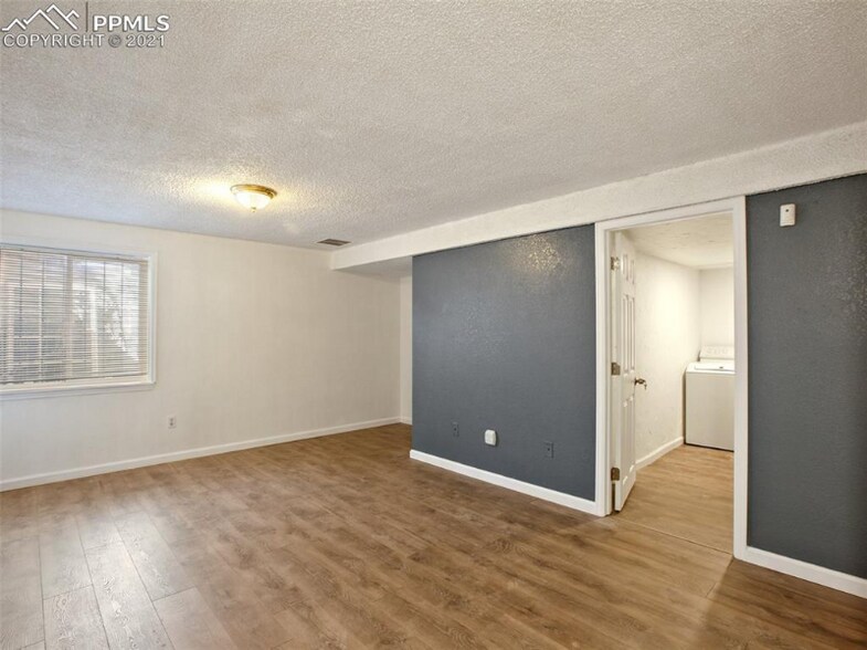 Building Photo - 1310 Firefly Cir