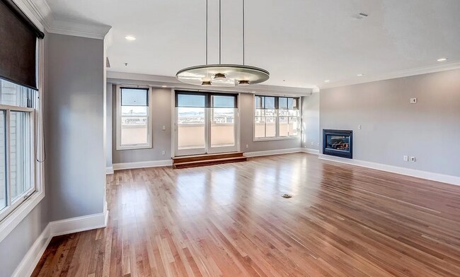 Building Photo - 1560 Blake St