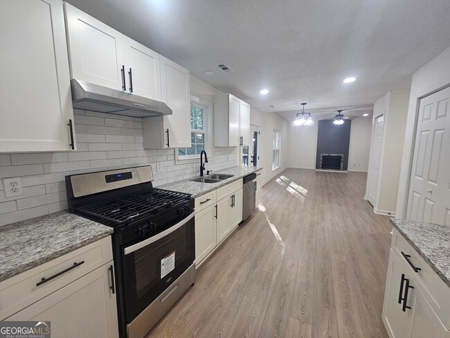 Building Photo - 150 Park Timbers Dr