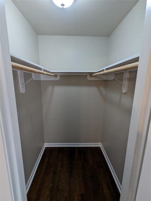 Building Photo - 5622 Elmlawn Dr