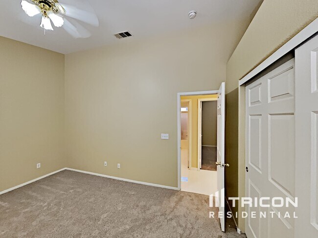 Building Photo - 2727 W Richmar Ave