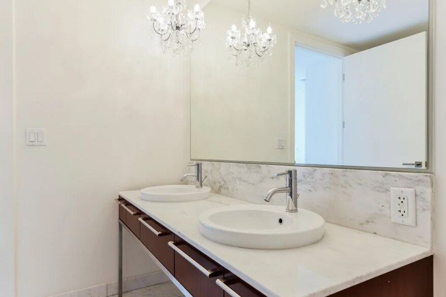 Building Photo - 4471 Dean Martin Dr