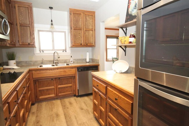 Building Photo - 26601 Big Pines Hwy