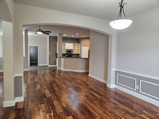 Building Photo - 112 Rustic Tr