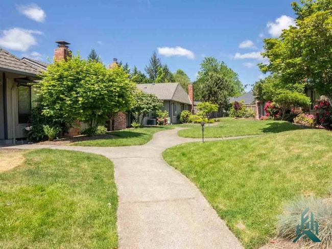 Building Photo - 2 Bed / 2 Full Bath Single-Level Townhome in Timberhill