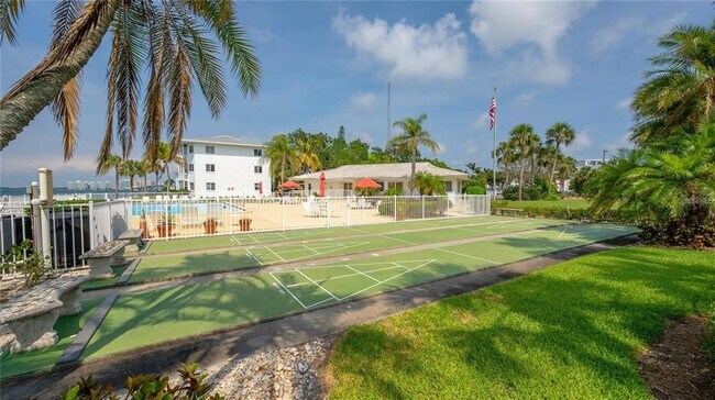 Building Photo - 771 John Ringling Blvd