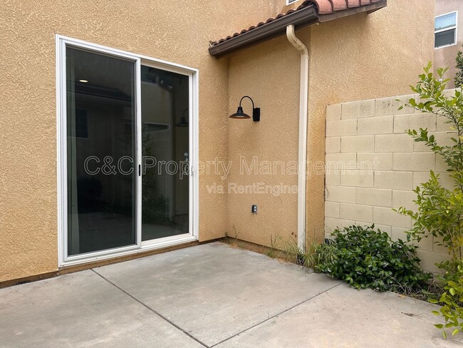 Building Photo - 3672 Etchings Way