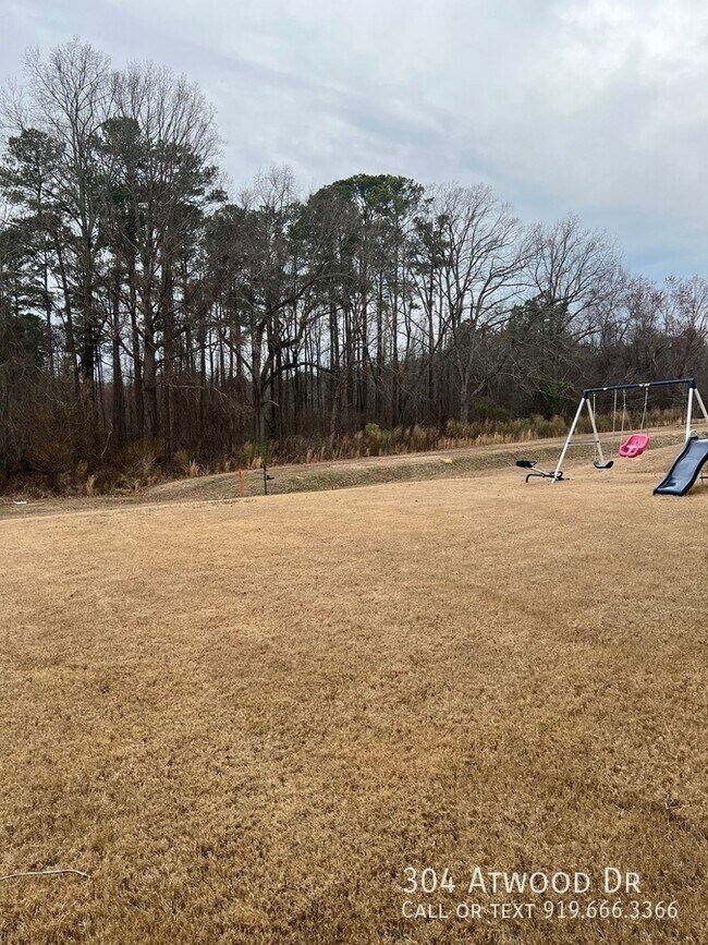 Building Photo - 304 Atwood Dr