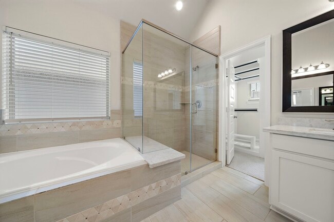 Building Photo - 4003 Centre Valley Ln