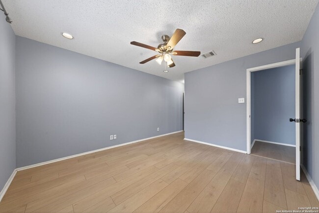 Building Photo - 2415 Moss Terrace