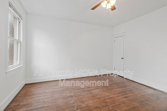 Building Photo - 1719 West Virginia Ave NE