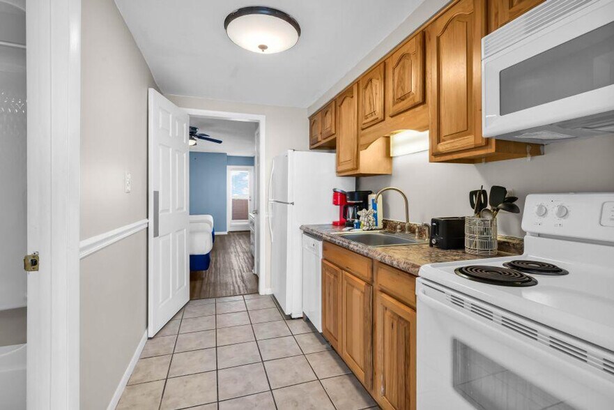 Building Photo - 2500 N Ocean Blvd