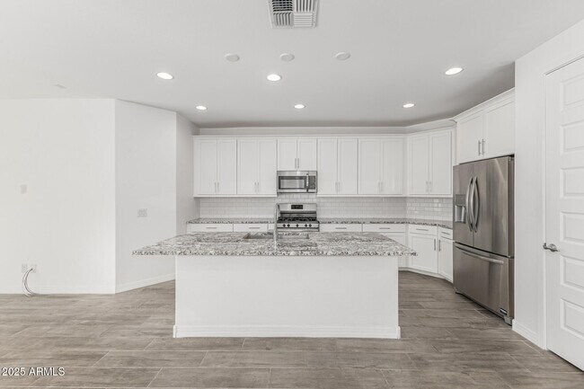 Building Photo - 1229 E Maldonado Dr