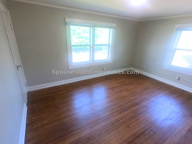 Building Photo - 377 S Emerson Ave