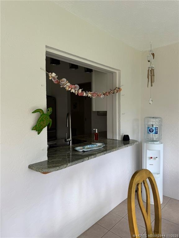 Building Photo - 590 NE Lima Vias